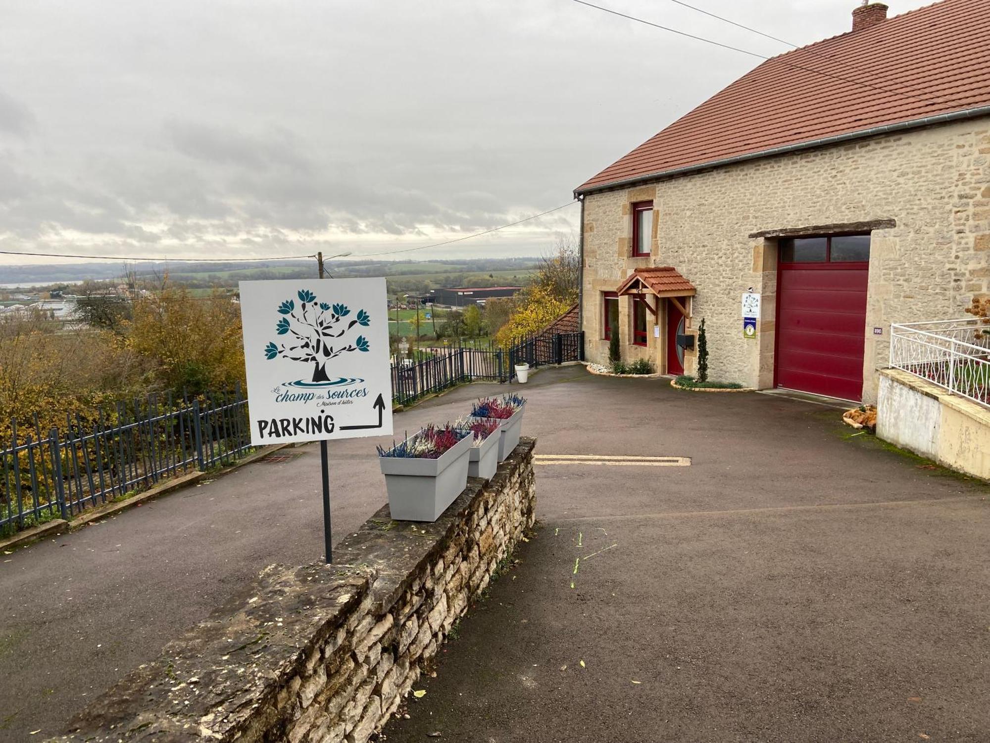 Le Champ Des Sources Hotel Langres Kültér fotó